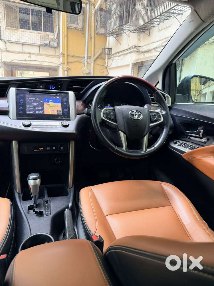 Toyota Innova Crysta