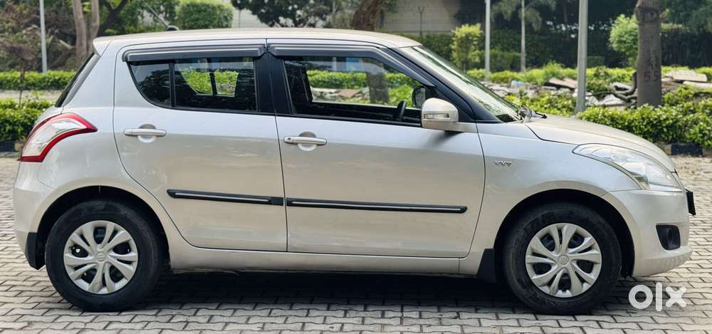 Maruti Suzuki Swift Vxi 1.2 Abs Bs-iv, 2012, Cng & Hybrids