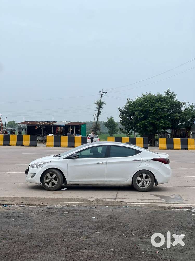 Hyundai Elantra Petrol 2014