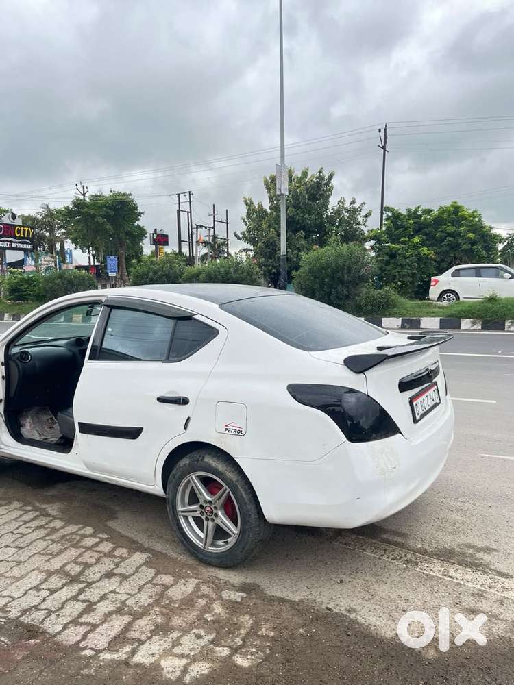Nissan Sunny Petrol 2013