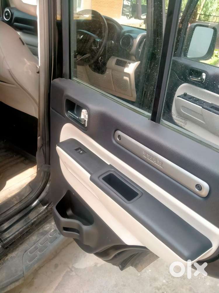 Mahindra Car Petrol 2025