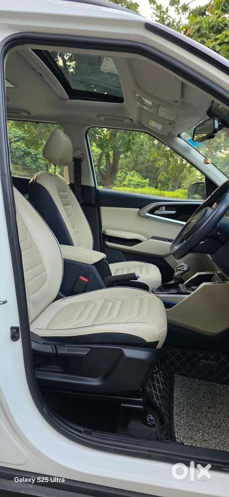 Kia Carens Luxury (o)1.5 Turbo Petrol Dct 7 Str, 2024, Petrol