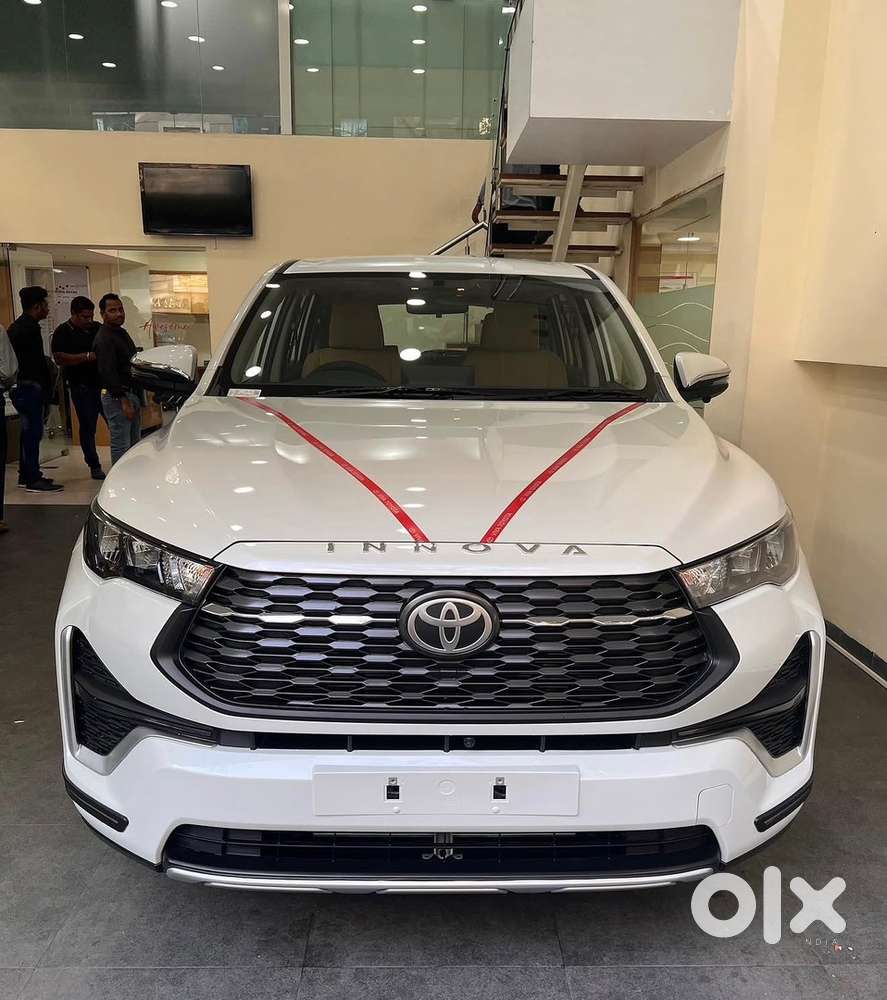 Toyota Innova Hycross 2023
