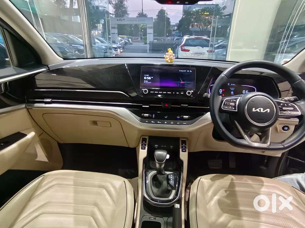 Kia Carens 2022 Petrol 22000 Km Driven