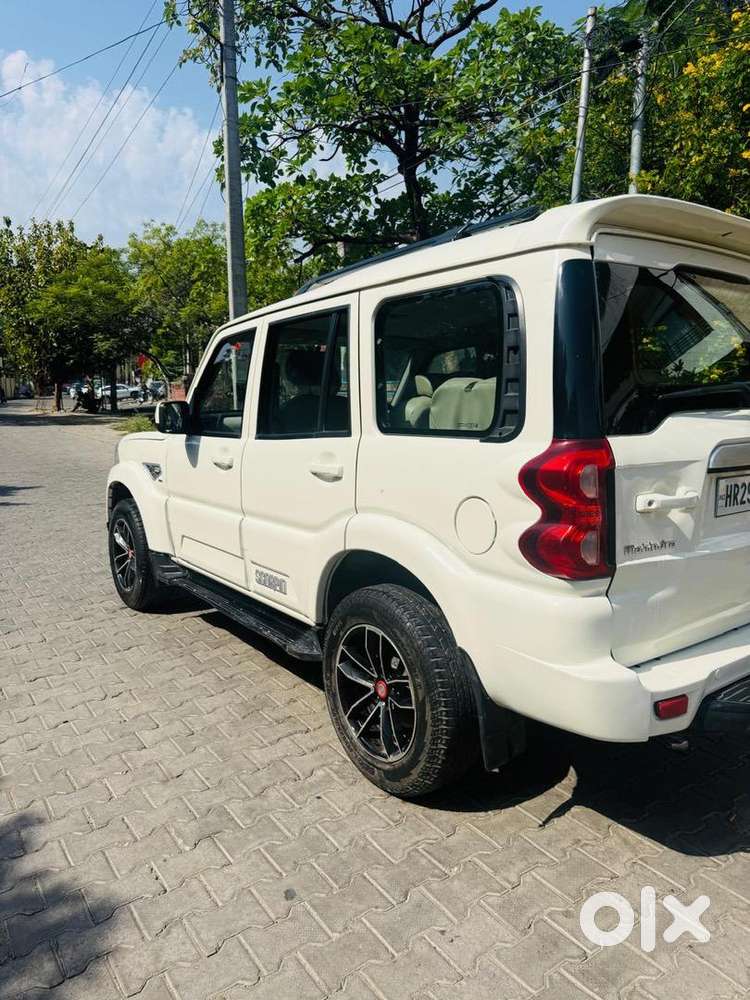 Mahindra Diesel Car 2019