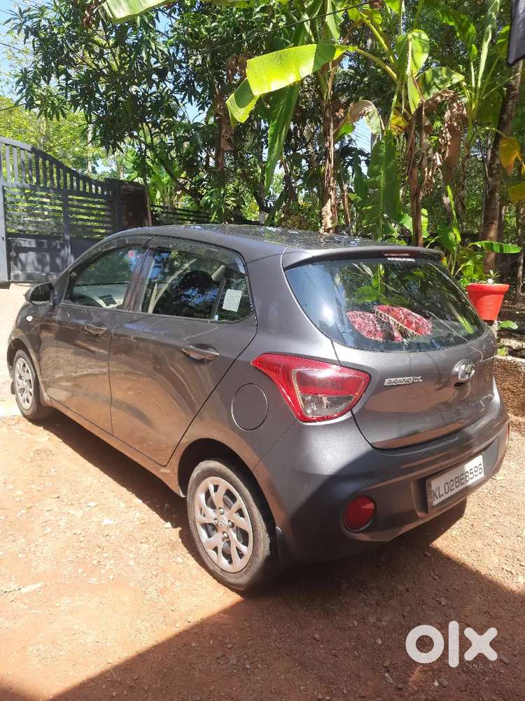 Hyundai Grand I10 2018 Petrol 33000 Km Driven