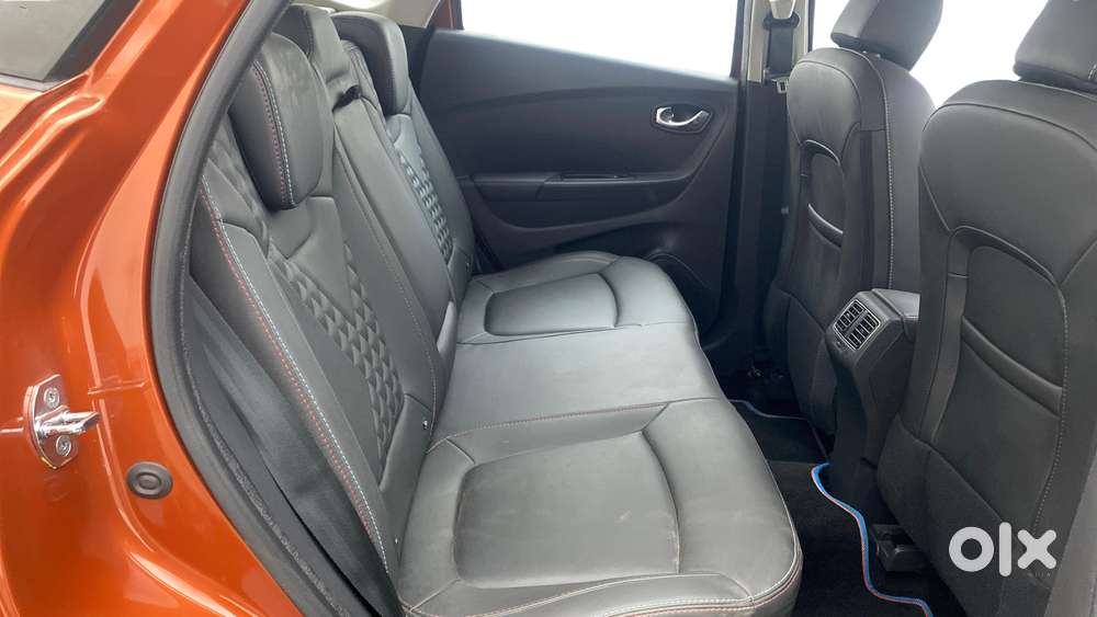 Renault Captur Platine Dual Tone Petrol, 2019, Petrol