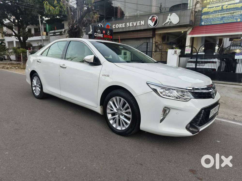 Toyota Camry 2.5 Hybrid, 2015, Petrol