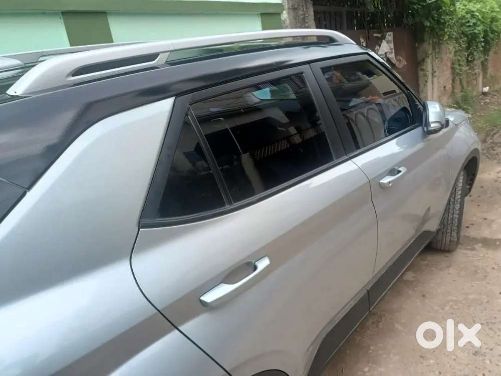 Hyundai Venue 2021 Petrol 33000 Km Driven
