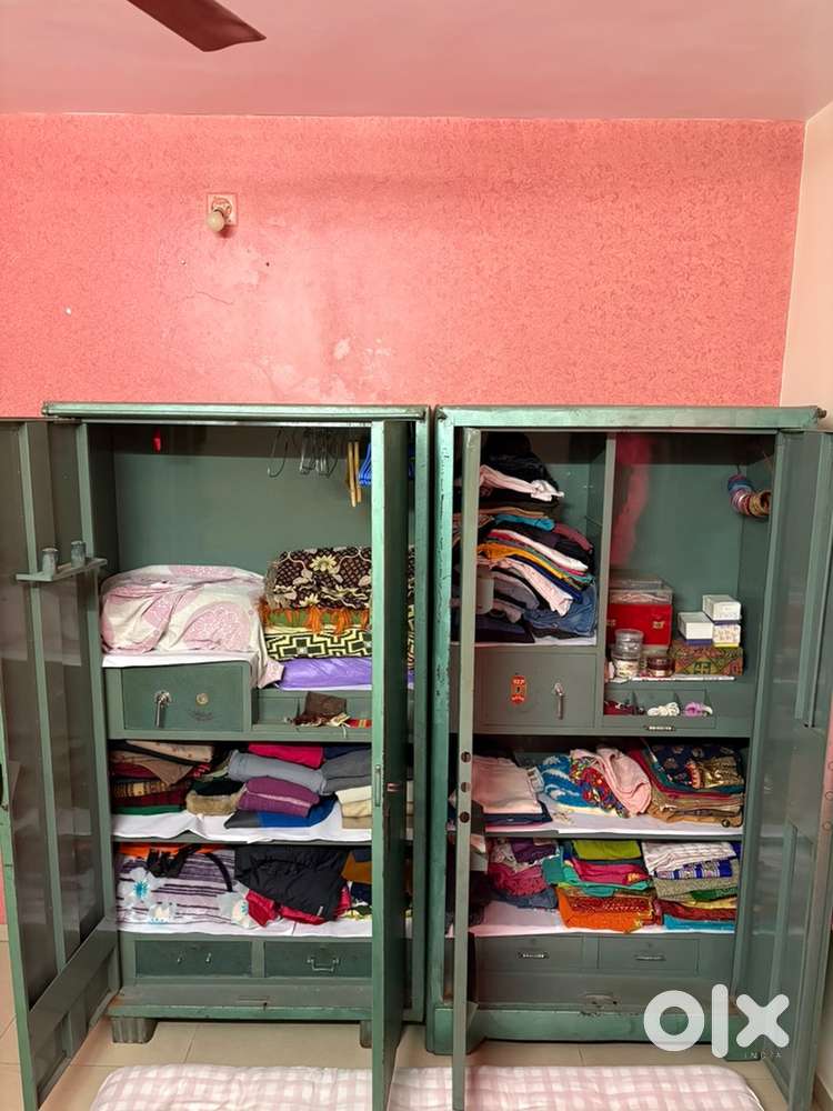 Almirah/cupboard (તિજોરી)