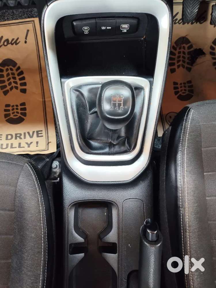 2024 Kia Sonet Htk(o) Petrol  9807 Km  Like New Car