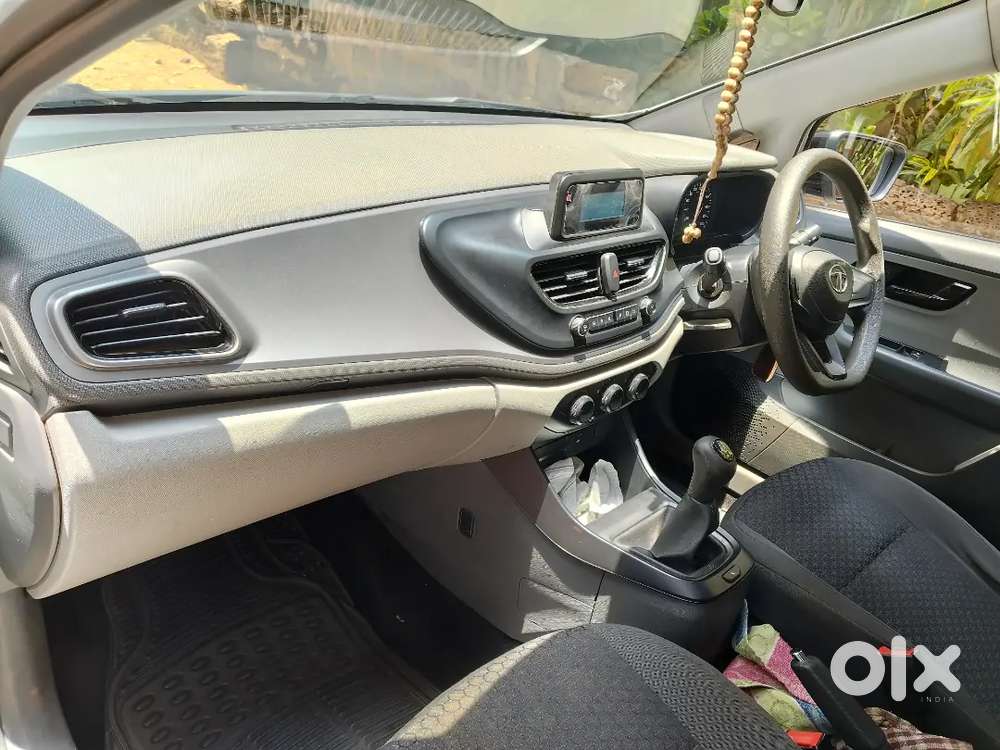 Car Model Name- Tata Altroz Xe 12