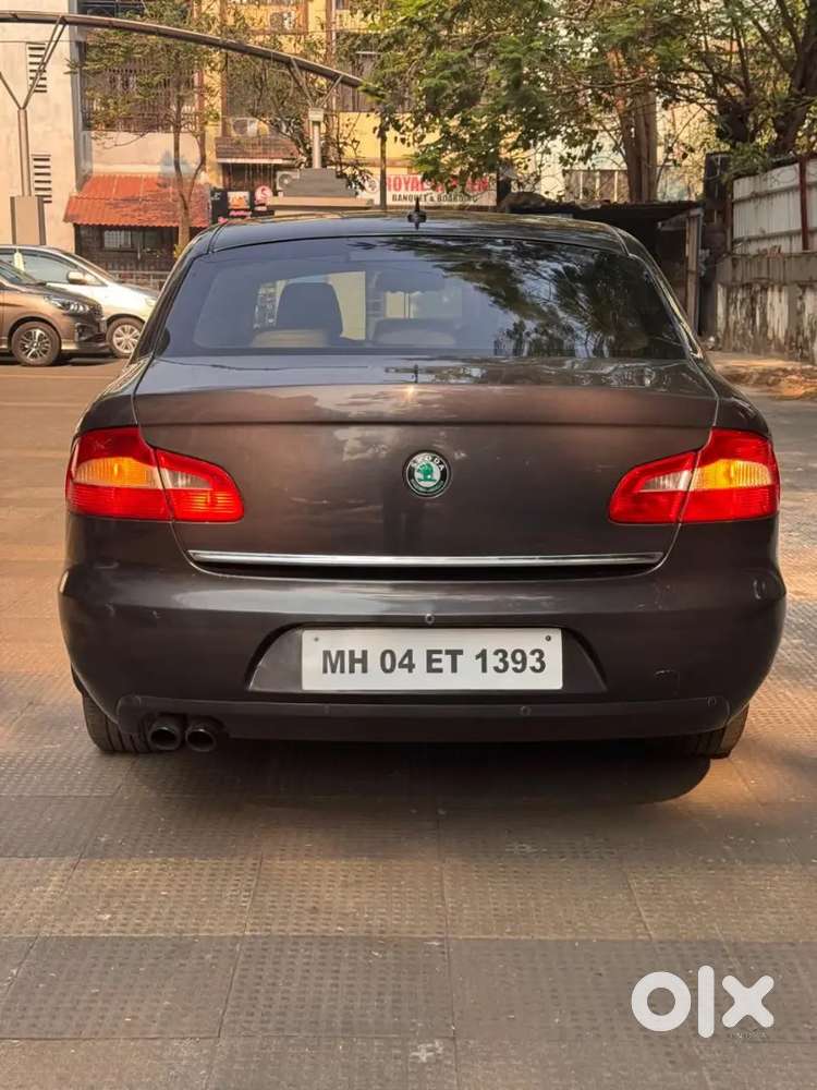 Skoda Superb 2011 Diesel 77000 Km Driven