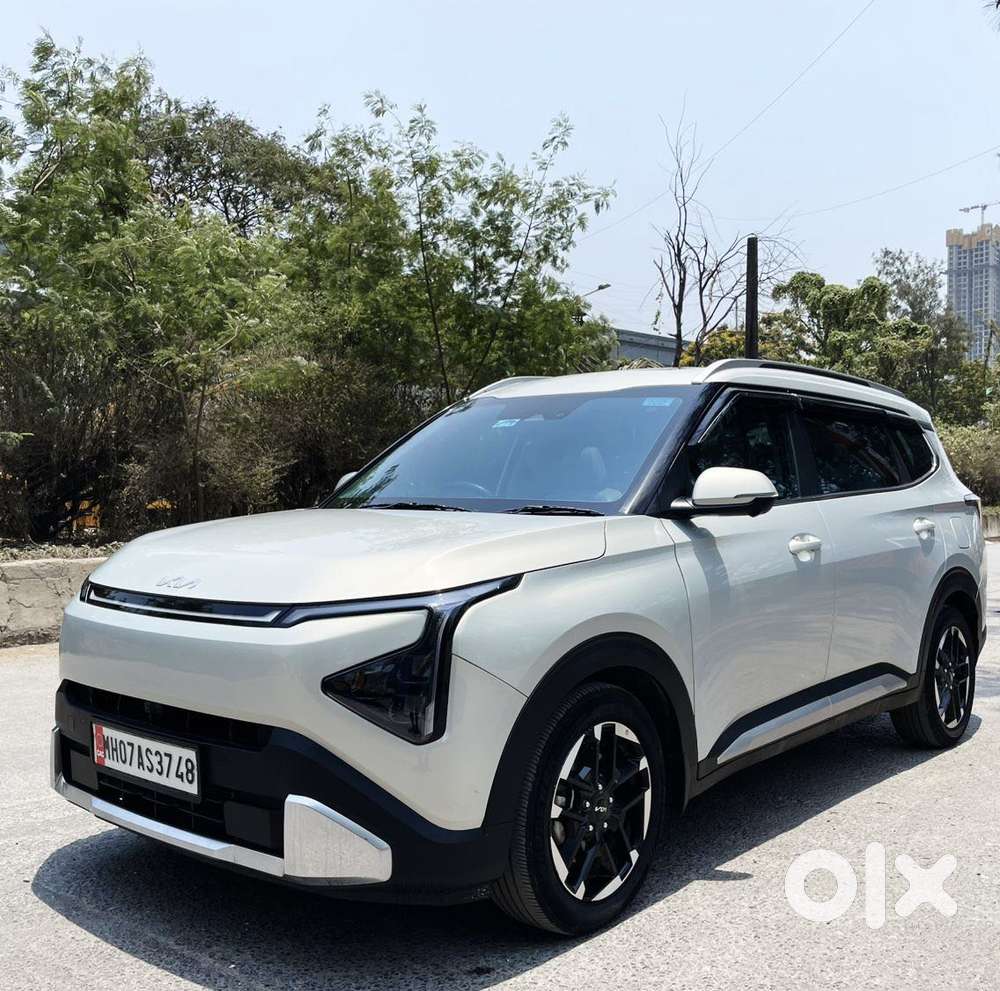 Kia Carens Clavis, 2025, Petrol