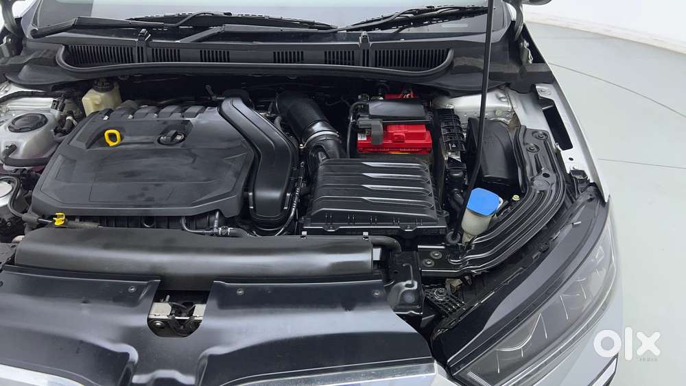 Skoda Slavia Style 1.0l Tsi Mt, 2022, Petrol