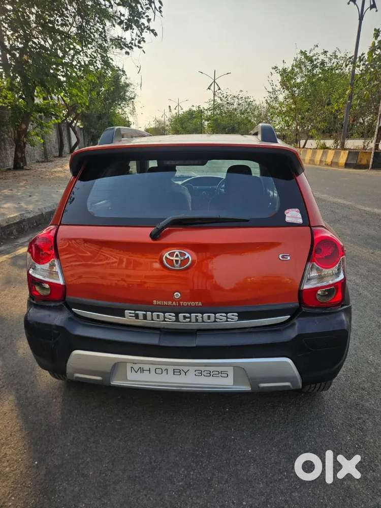 Toyota Etios Cross 2015