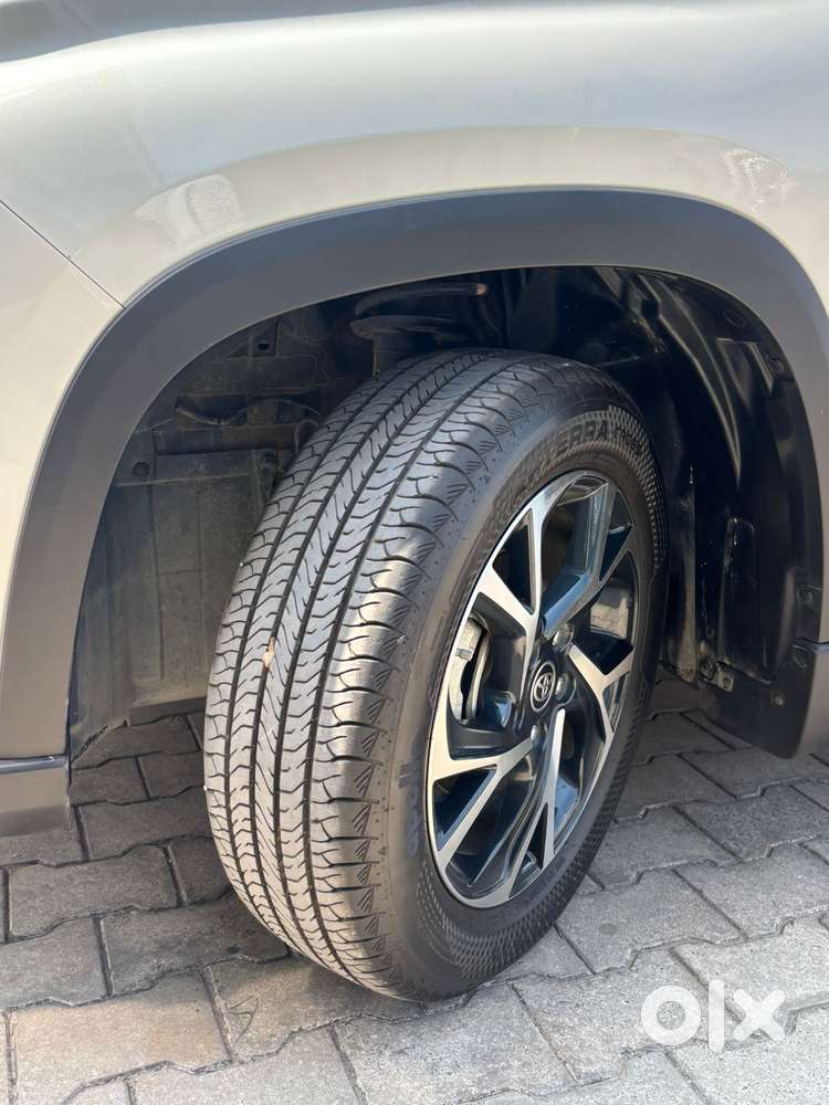 Toyota Urban Cruiser Hyryder 1.5 V Hybrid, 2024