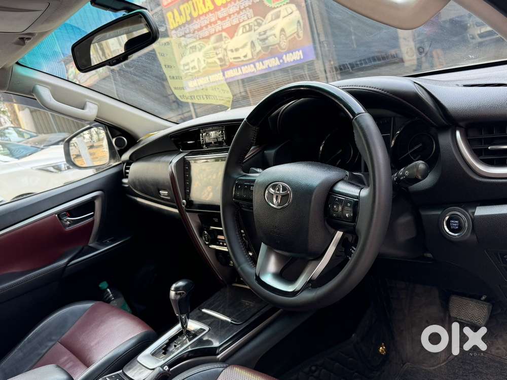 Toyota Fortuner 2.8 Legender 4x4, 2022, Diesel