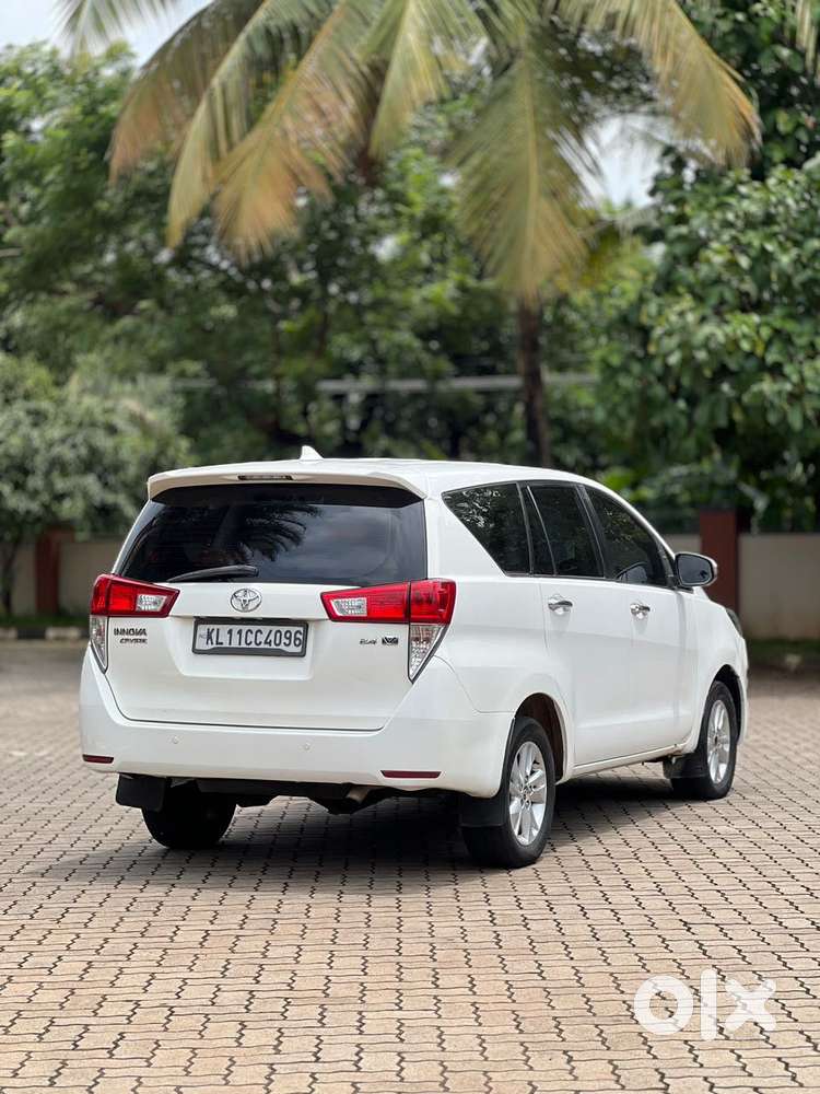 Toyota Innova Crysta 2.4 V, 2016, Diesel