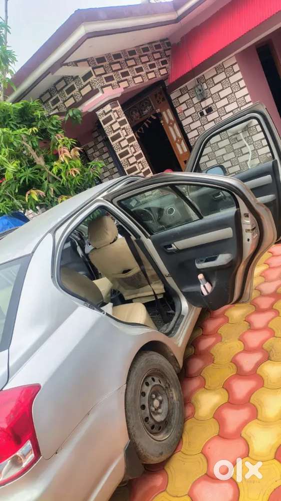 Maruti Suzuki Dzire 2010 Petrol 130000 Km Driven
