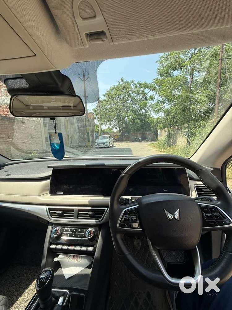 Mahindra Xuv700 2.2 Ax 7 Diesel Mt Luxury Pack Str, 2022, Diesel