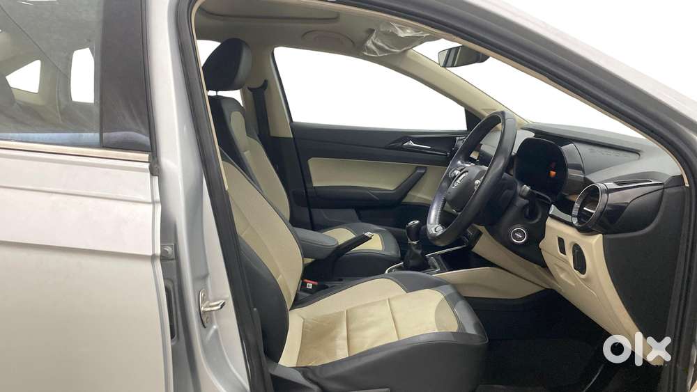 Skoda Slavia Style 1.0l Tsi Mt, 2023, Petrol