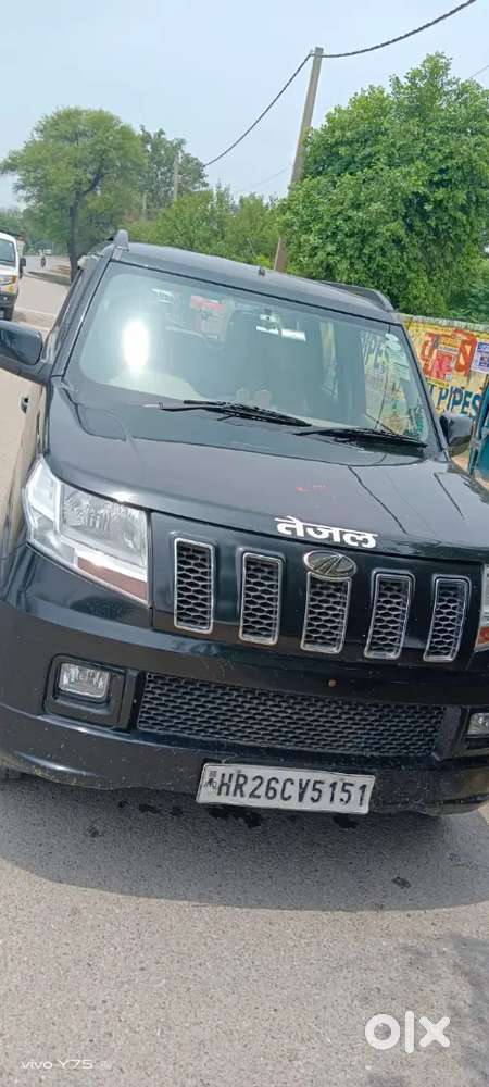 Black Colour Neet And Clean Gadi