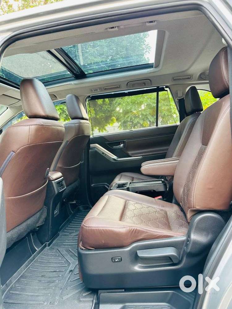 Toyota Innova Hycross 2.0 Zx Hybrid 7 Str, 2023, Petrol