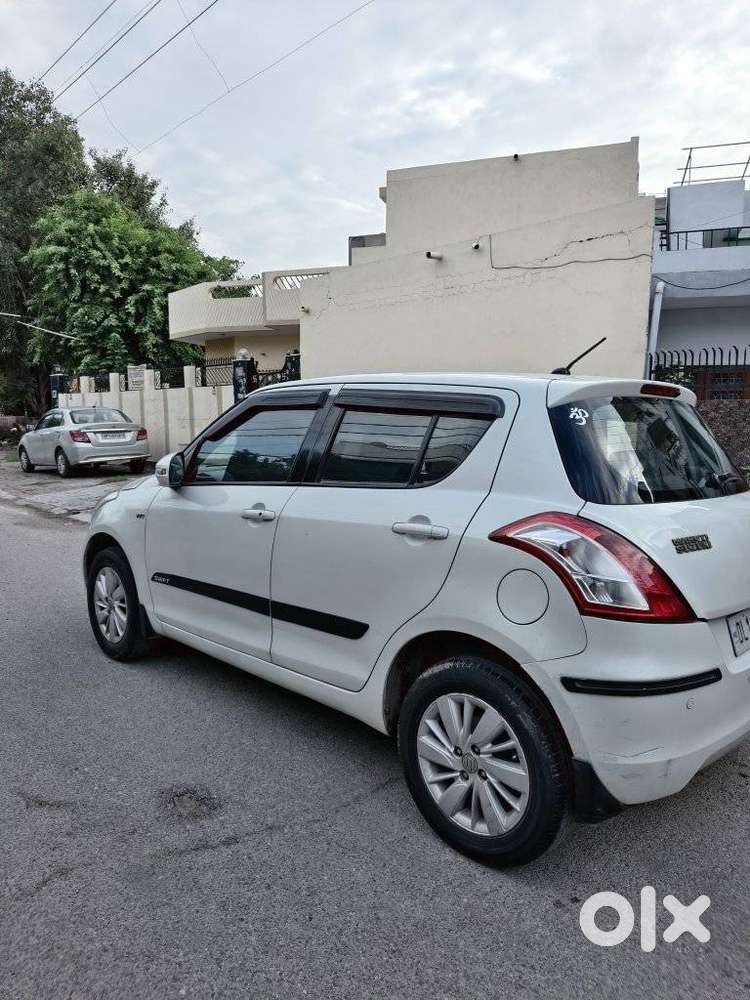 Maruti Suzuki Swift Vvt Zxi, 2015, Cng & Hybrids