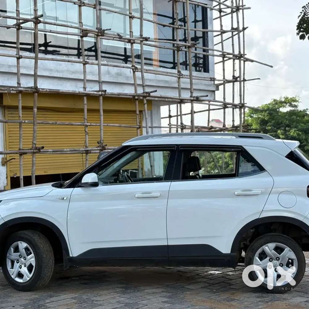 Hyundai Venue 1.2 S 2020 Petrol Manual Lucknow Registration