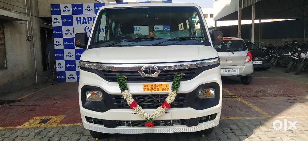 Tata Winger Deluxe 2025