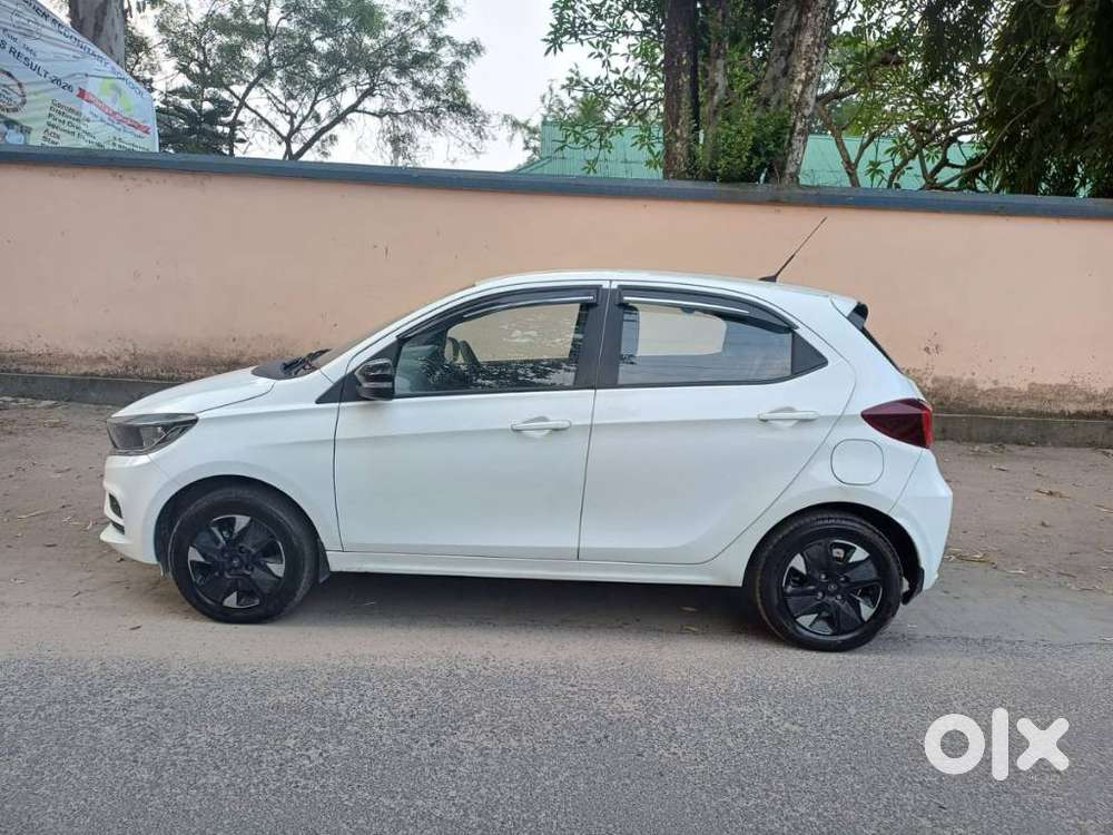 Tata Tiago 1.2 Revotron Xt (o), 2025, Petrol