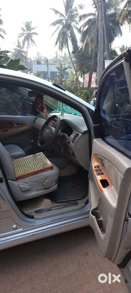Toyota Innova 2012 Diesel 400000 Km Driven