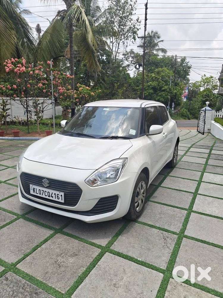 Maruti Suzuki Swift Vxi 1.2 Abs Bs-iv, 2018, Petrol