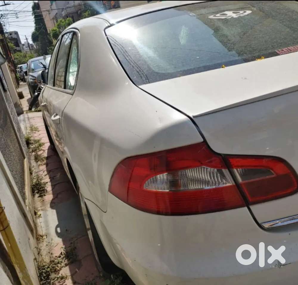 Skoda Superb 1.8 2012 Mt
