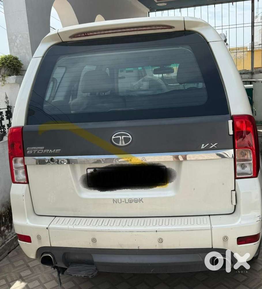 Tata Safari Storme 2013 Diesel 60000 Km Driven