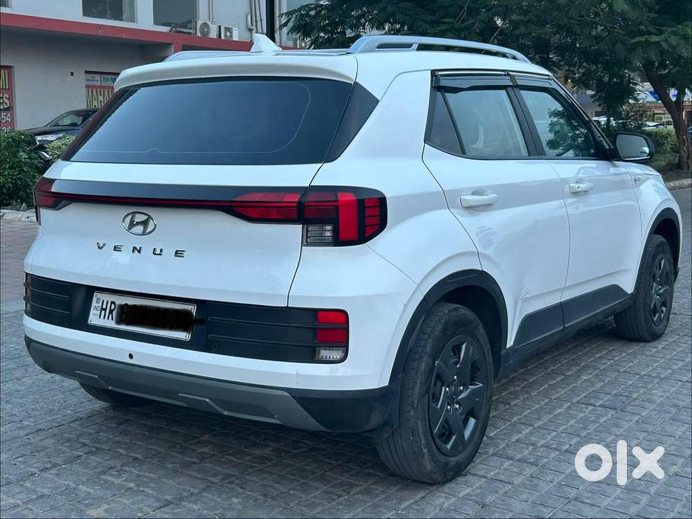 Hyundai Venue E 1.2 Petrol, 2024, Cng & Hybrids