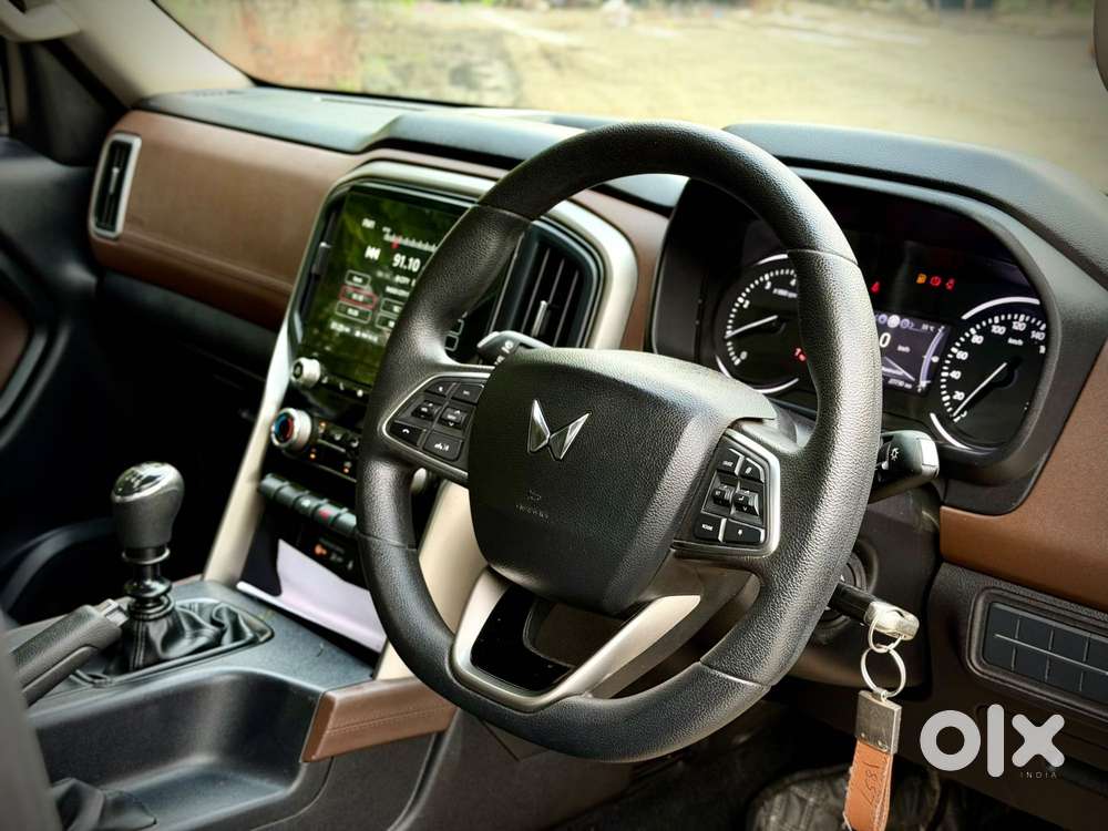Mahindra Scorpio N Z4 Petrol Mt 7 Str, 2024, Petrol