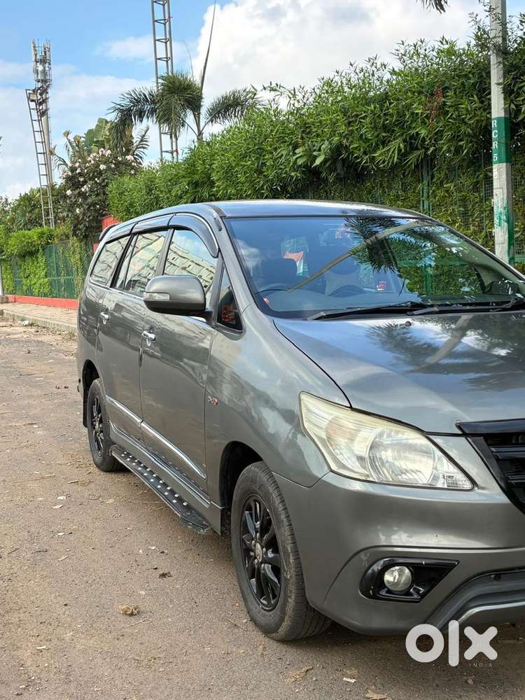 Toyota Innova 2014