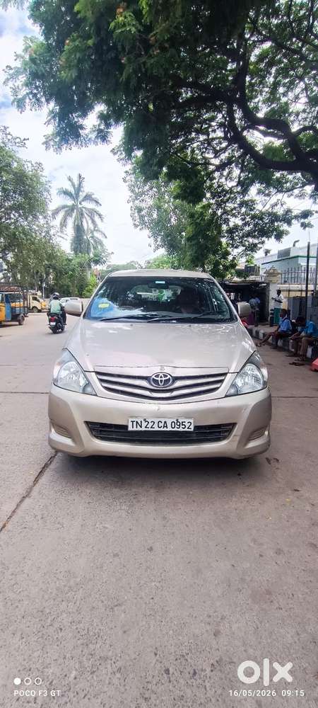 Toyota Innova 2.5 G (diesel) 8 Seater, 2011, Diesel