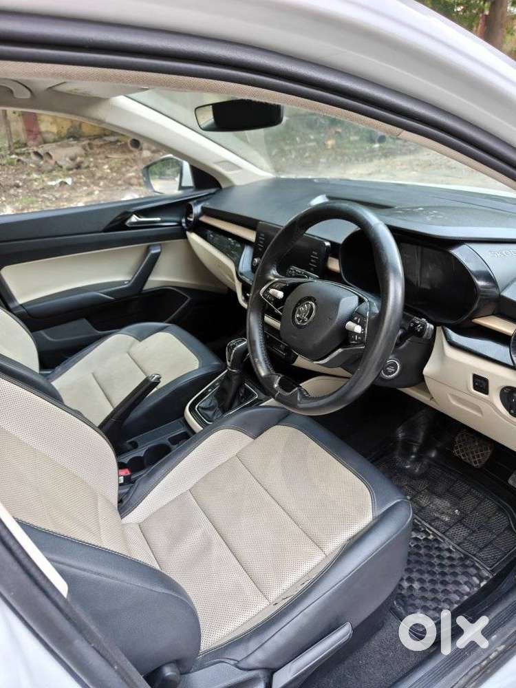 Skoda Slavia Style 1.0l Tsi At, 2022, Petrol
