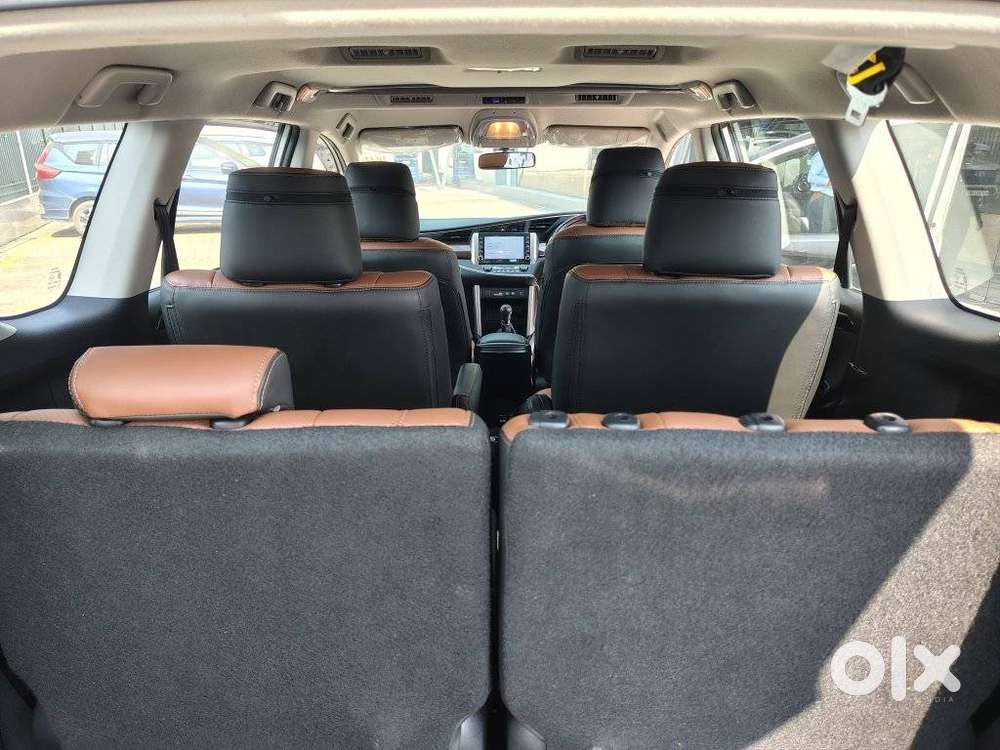 Toyota Innova Crysta 2.7v Mt, 2022, Petrol