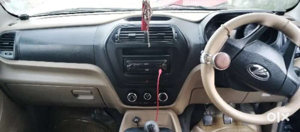 Mahindra Tuv 300 Plus 2016