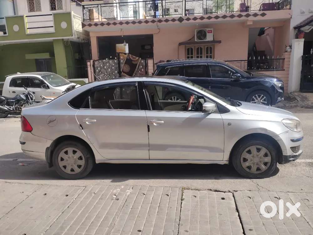 Skoda Rapid 2012 year car