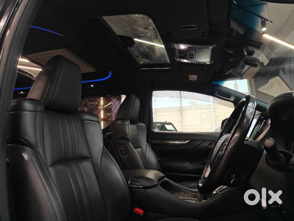 Toyota Vellfire Vip – Executive Lounge, 2022, Petrol