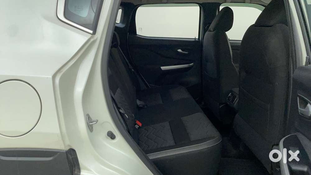 Nissan Magnite 1.0 Xv Premium Dual Tone, 2024, Petrol