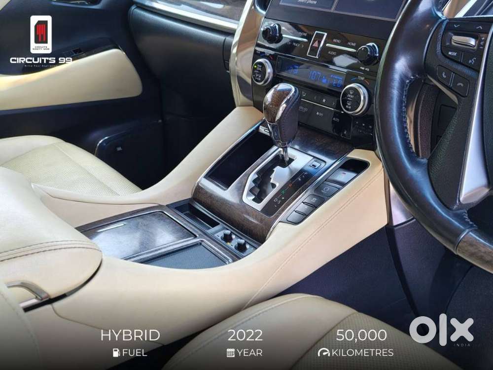 Toyota Vellfire 2.5 Executive Lounge, 2022, Cng & Hybrids