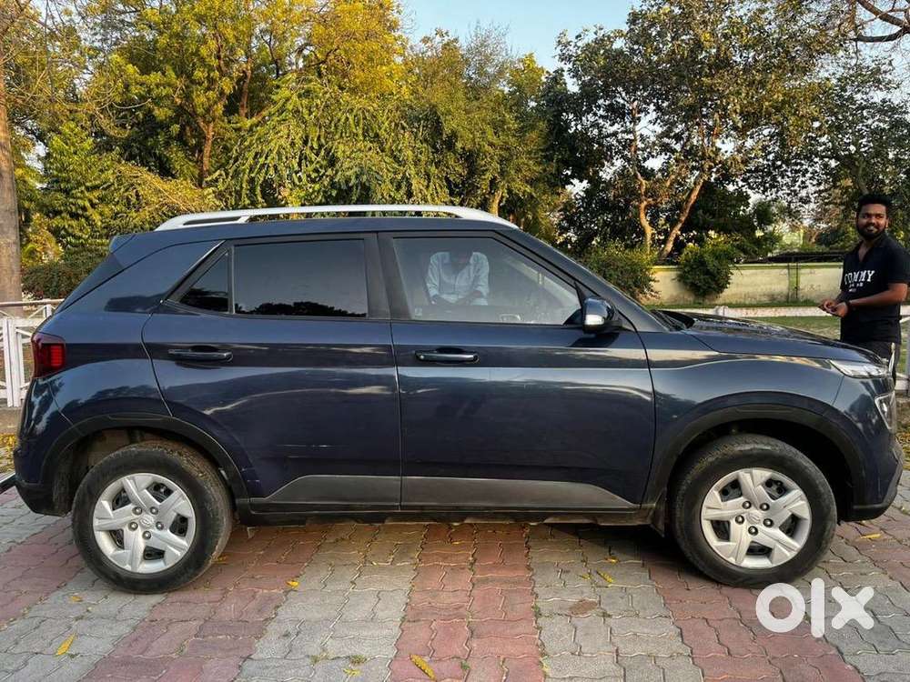 Hyundai New Venue 2021 Petrol Well Maintained