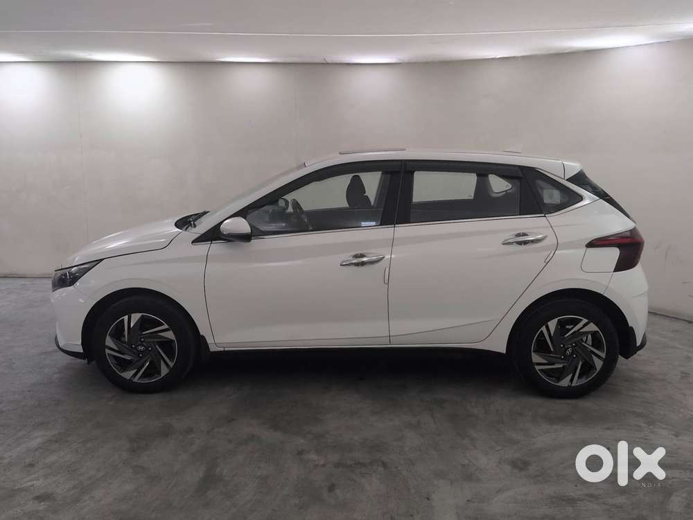 Hyundai New I20 1.2 Asta (o) Ivt, 2023, Petrol