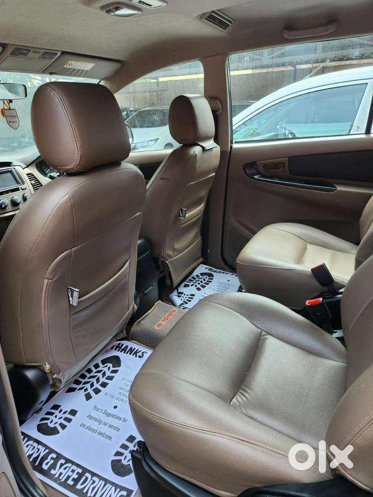 Toyota Innova 2.5 E Diesel Ps 7-seater, 2015, Diesel